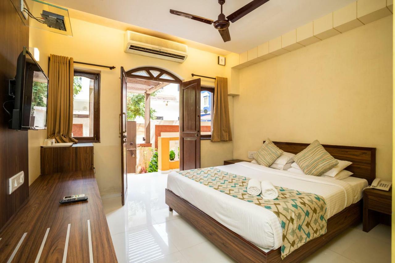 Coco Goa Hotel Arpora Exterior foto