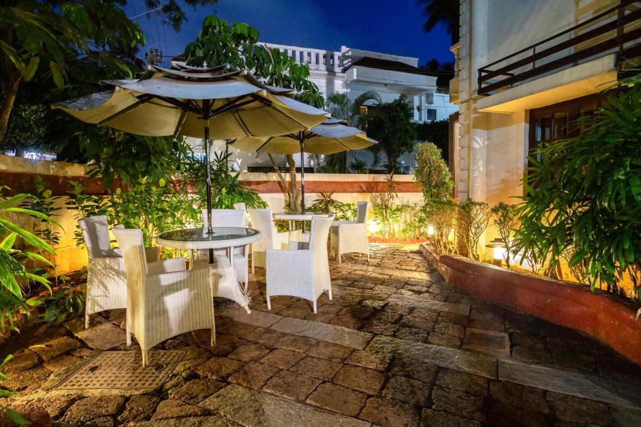 Coco Goa Hotel Arpora Exterior foto